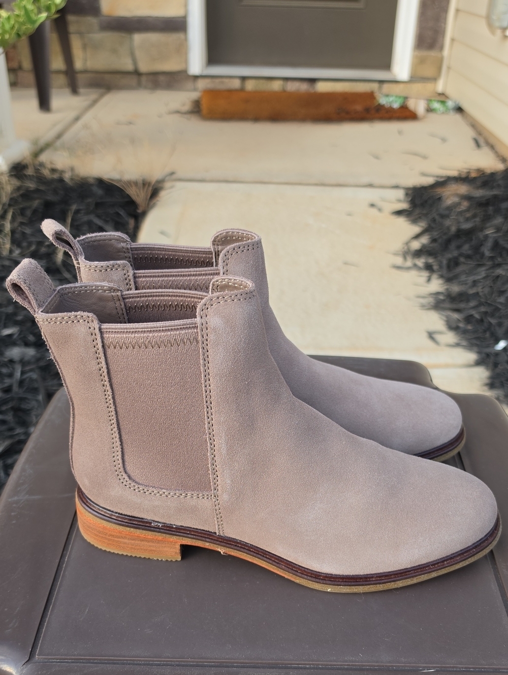 New Clarks Women's Clarkdale Arlo Boot Pebble Suede Leather Beige Size 10 Bootie